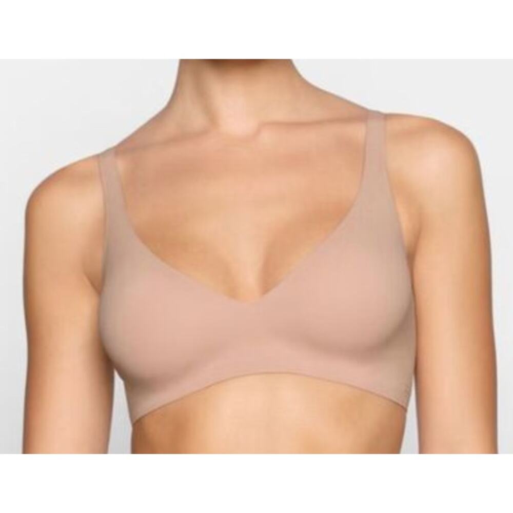 0240 SKIMS NWT NAKED PLUNGE BRA in CLAY in M-DD