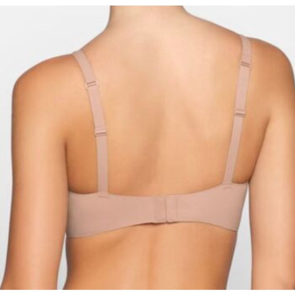 0240 SKIMS NWT NAKED PLUNGE BRA in CLAY in M-DD