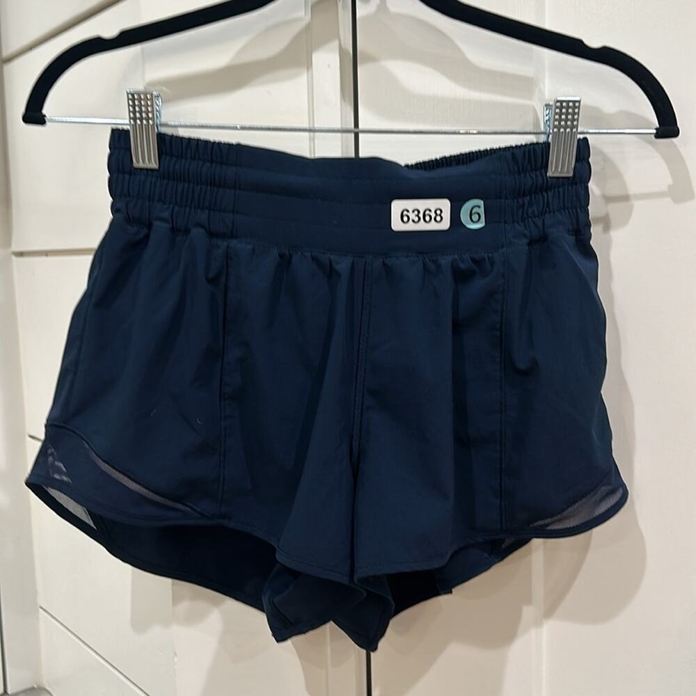 6368 Lululemon Hotty Hot Short *High-Rise 2.5" TRUE NAVY in Sz 6