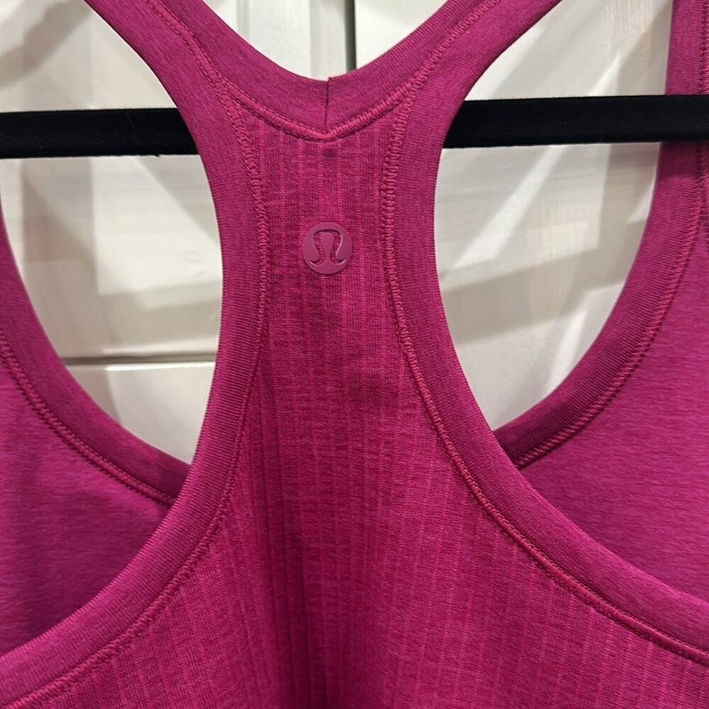 6111 - LULULEMON Ebb to Street Tank Top Sz 8 Magenta Purple *LOVED